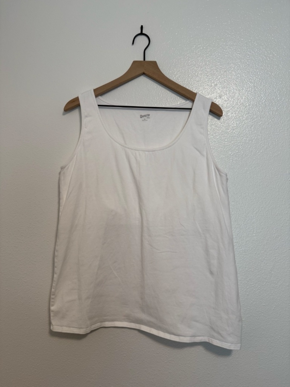 Duluth - No-Yank Wireless Built-In Bra White Scoop Neck Stretch Tank Top - 1X - Picture 2 of 10